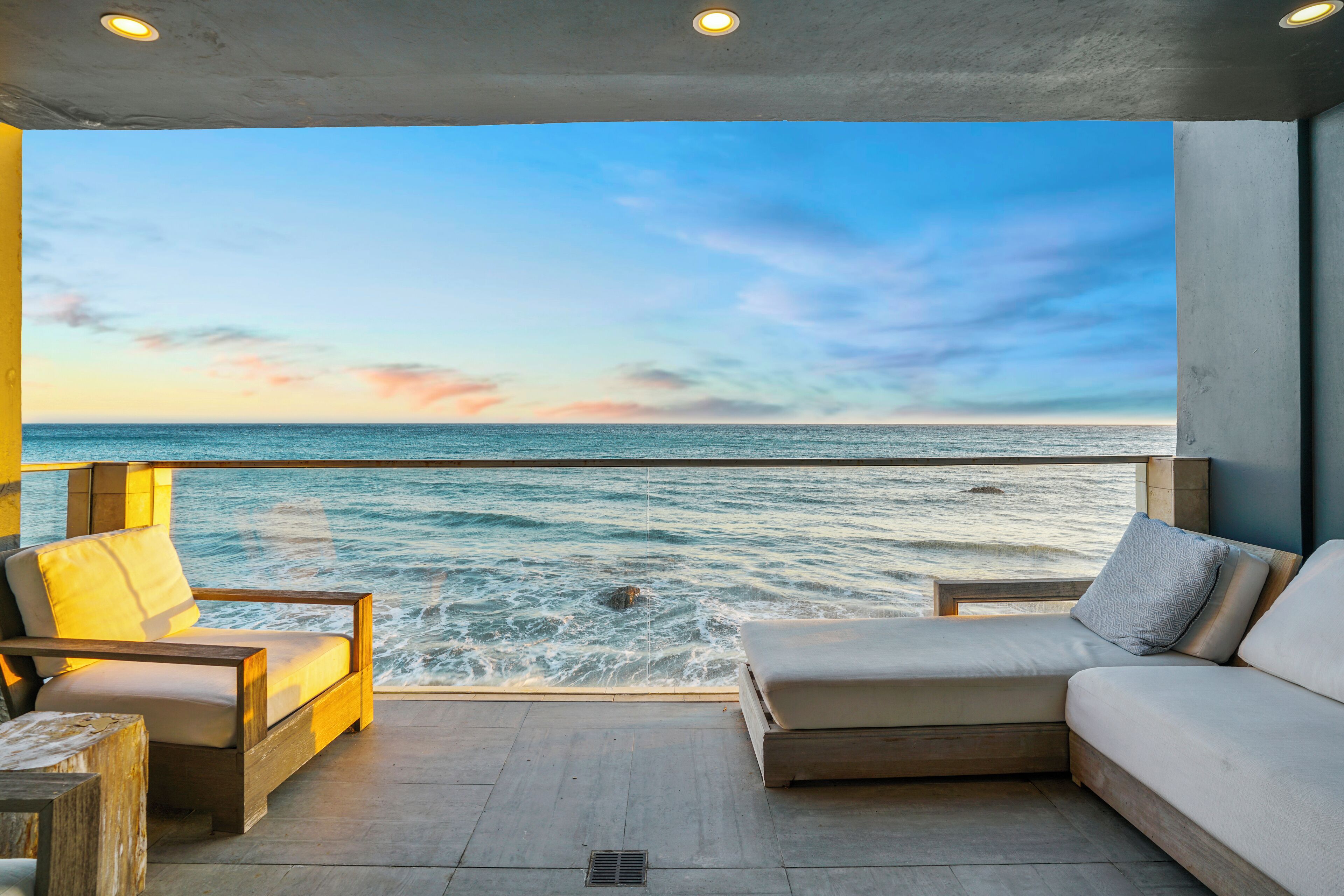 The Waves: Malibu Beach at its Best!