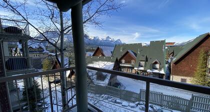Canmore Mountain Place
