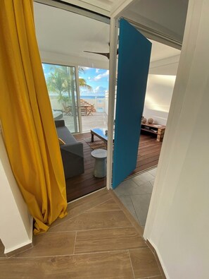 Interior - Beachfront holiday + pool in the charming  village of Grand Case (Grand Case)