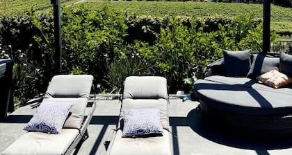 Luxurious 1Brm guest suite Ruby Bay | Use of 12m pool and spa