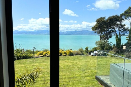 Luxurious 1Brm guest suite Ruby Bay  | Use of 12m pool and spa