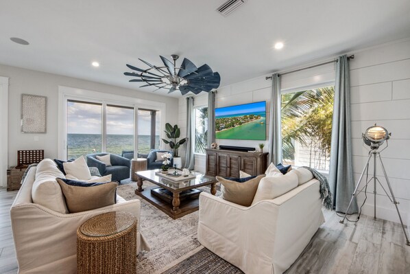 تلفزيون ذكي، كُتُب