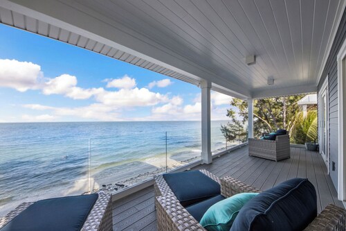 Beaches and Dreams: Ultimate Luxury Beachfront Paradise