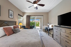 3 quartos, escrivaninha, ferros/tábuas de passar roupa, berço de viagem