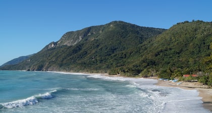 Casa familiar, buen vecindario, cerca la playa