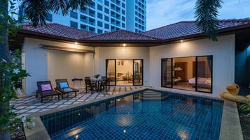 วิลล่า, 2 ห้องนอน | 2 ห้องนอน, โต๊ะทำงาน, ผ้าม่านกันแสง, เตารีด/โต๊ะรีดผ้า