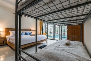 别墅, 2 间卧室 | 2 多间卧室、办公桌、遮光窗帘、熨斗/熨板