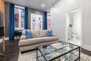 Fernseher, Stereoanlage