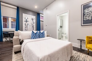 1 slaapkamer, een strijkplank/strijkijzer, reisbedje, wifi