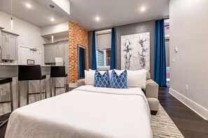 1 chambre, fer et planche à repasser, lit parapluie, Wi-Fi