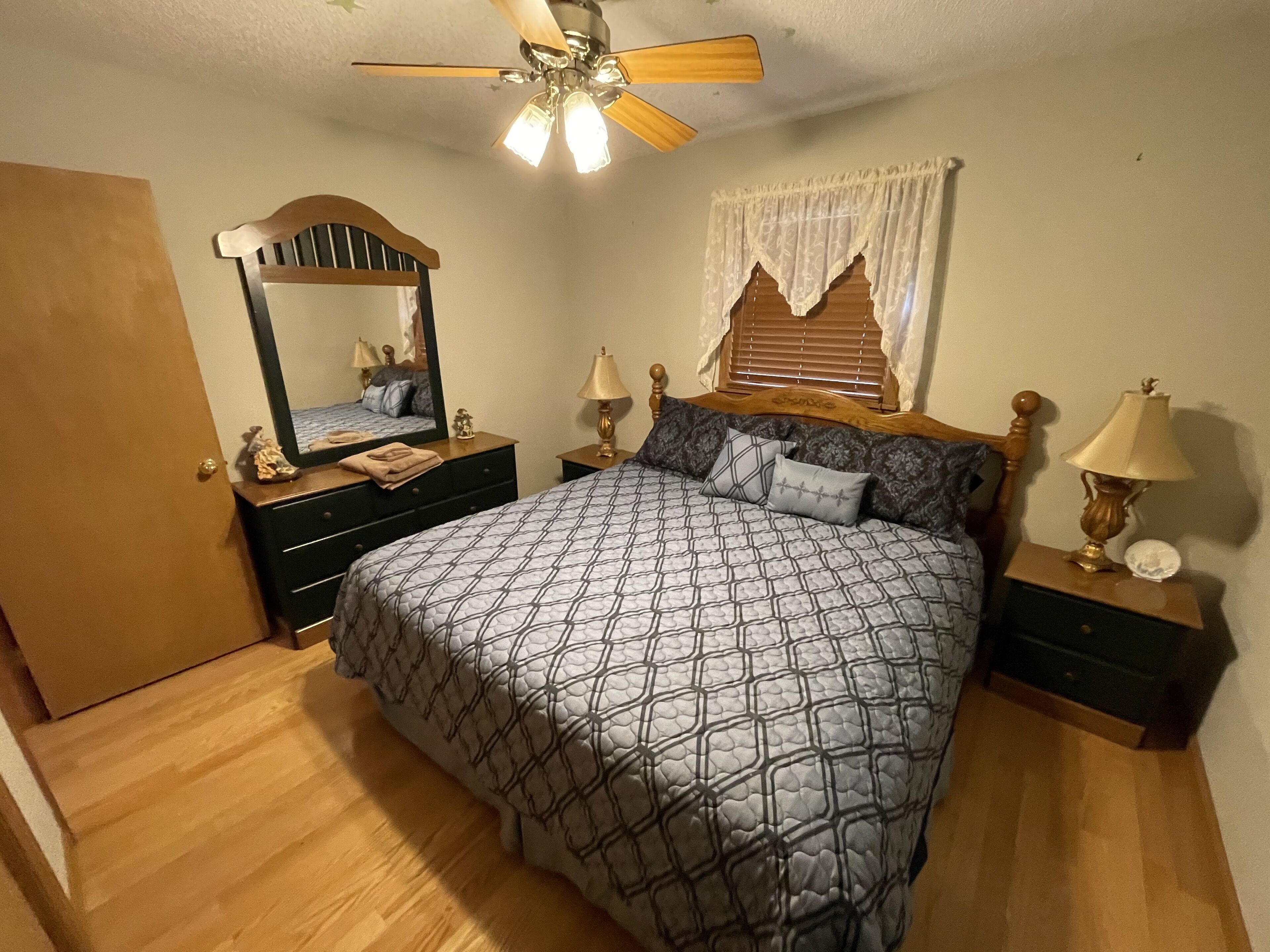 3 bedrooms, iron/ironing board, free WiFi, bed sheets