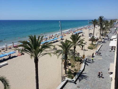 Suitur Apartment in front of the beach of Calafell with excellent sea views