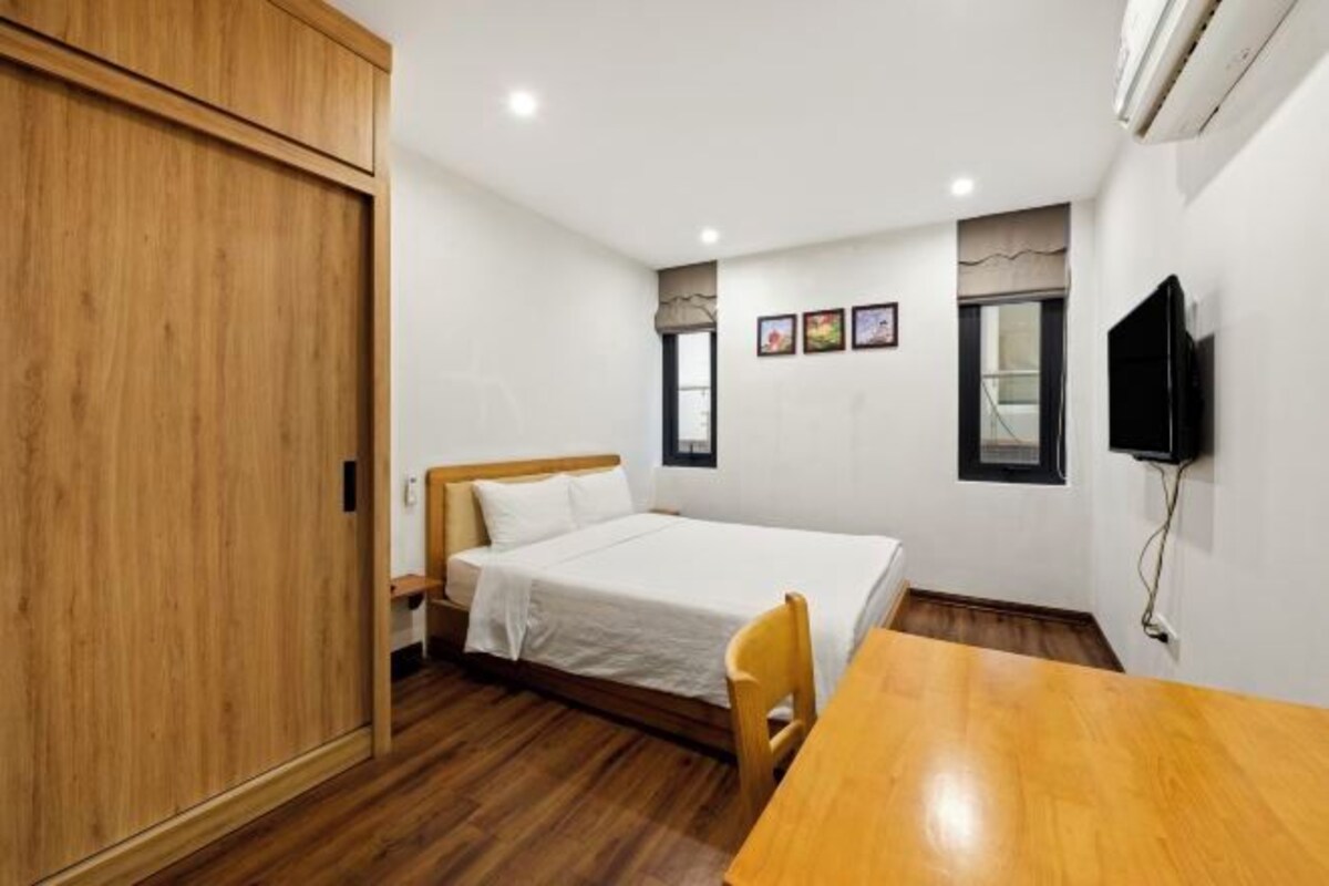 In-room safe, desk, blackout drapes, soundproofing