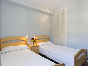 3 bedrooms, iron/ironing board
