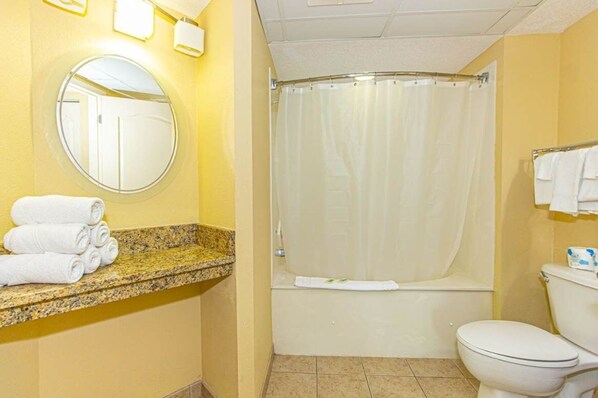 Combined shower/tub, hair dryer, towels, shampoo