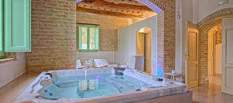 Villa Apollinare - Luxury villa near Perugia in Umbria. Pool