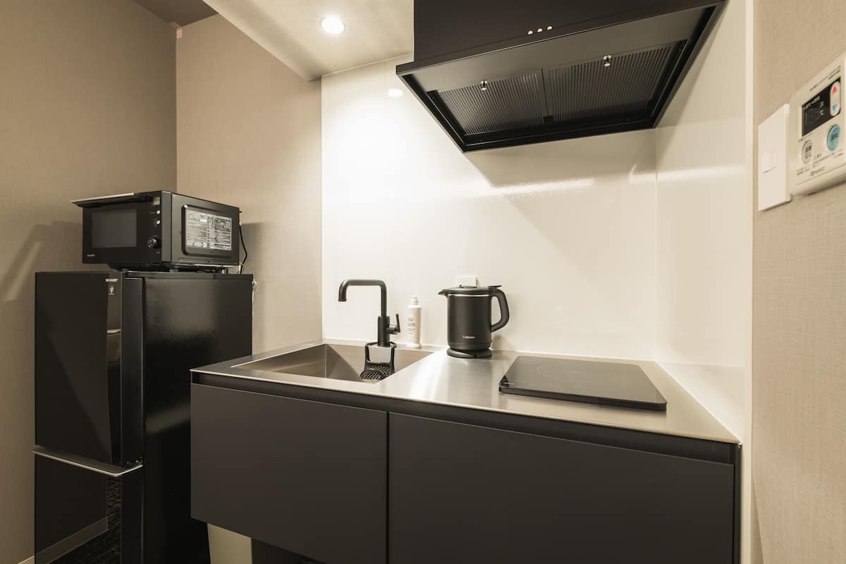 superior d, non smoking | private kitchen | fridge, microwave, stovetop, electric kettle