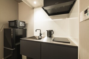 Superior D, Non Smoking | Private kitchen | Full-size fridge, microwave, stovetop, electric kettle - GRAND BASE Kagoshima Tenmonkan (Kagoshima)