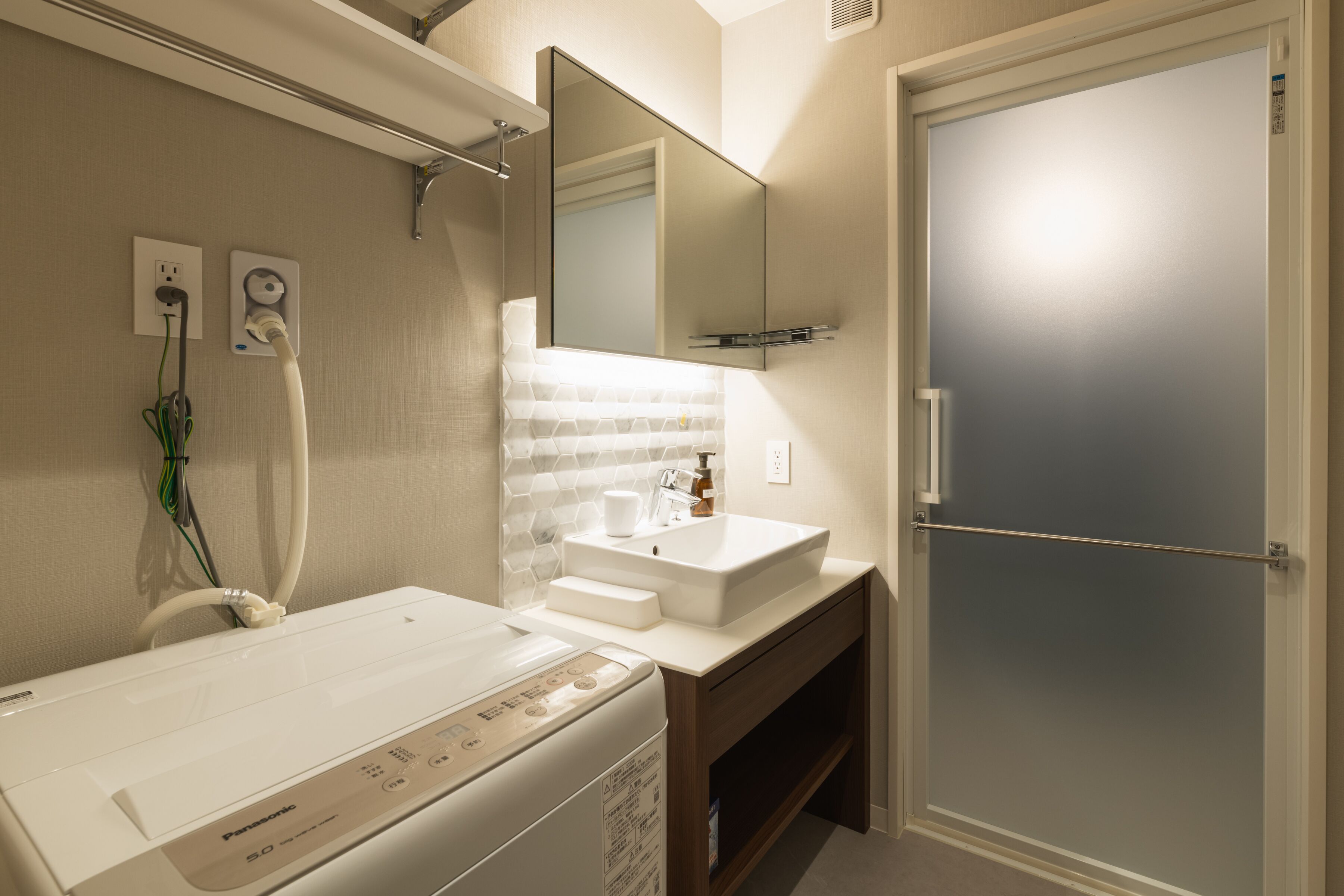 separate bathtub and shower, deep-soaking bathtub, free toiletries