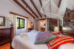 4 chambres, fer et planche à repasser, Wi-Fi gratuit, draps fournis