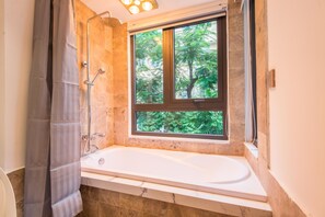 Deluxe Apartment | Deep soaking bathtub - 22Housing 81 Linh Lang (Hanoi)
