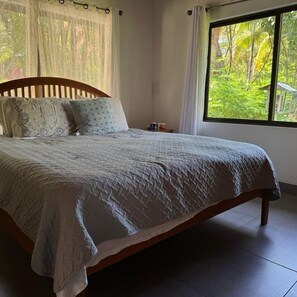 3 bedrooms, desk, free WiFi, bed sheets