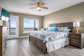 6 bedrooms, WiFi - "Good Vibes and Tan Lines " - Luxury Oceanfront Home w/ Private Pool, 6 Bedrooms / 5 Bathrooms (Holden Beach)