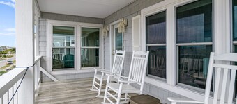 "Holden Mystique" - 2nd Row Home w/ Pool, 4 Bedrooms / 3 Bathrooms