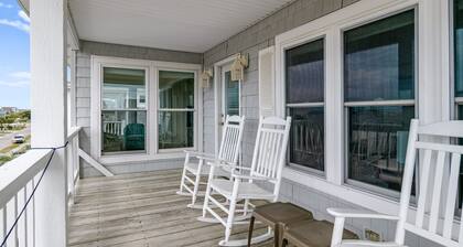 "Holden Mystique" - 2nd Row Home w/ Pool, 4 Bedrooms / 3 Bathrooms