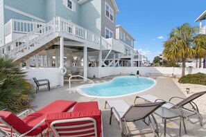 A heated pool - "Holden Mystique" - 2nd Row Home w/ Pool, 4 Bedrooms / 3 Bathrooms (Holden Beach)