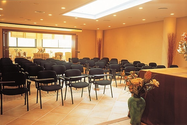 Toplantı salonu/imkânları