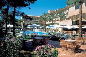 Outdoor dining - Allsun Illot Park (Capdepera)