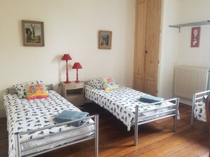 4 chambres, Wi-Fi gratuit, draps fournis