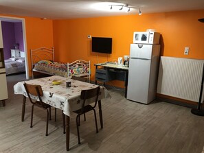 1 chambre, Wi-Fi gratuit, draps fournis