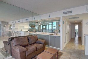 TV - Sea Gull #605: Beachfront 4 Bedroom 3.5 Bathroom With Spectacular Views and 24 Hour Management (Port Aransas)