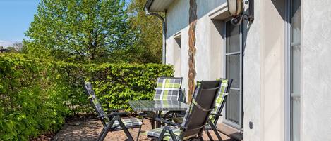 تناول الطعام بالخارج