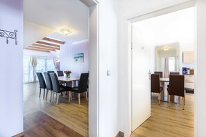 Dining - (4) Günter, 2-room apartment, terrace, ground floor - Ostseeferienhaus Drachenflieger Pepelow (Am Salzhaff)