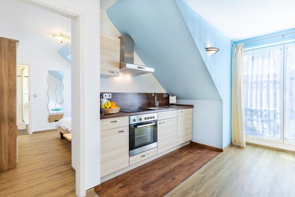 Kühlschrank, Ofen, Hochstuhl