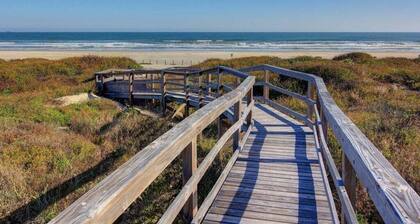 Gulf Getaway! Ocean View, Pool, Boardwalk, Beach