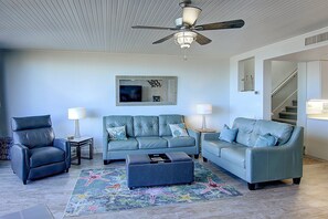 TV, table tennis - MP307 | Wake Up to Ocean Views | Beach Boardwalk (Corpus Christi)