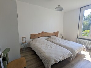 3 bedrooms, free WiFi, bed sheets