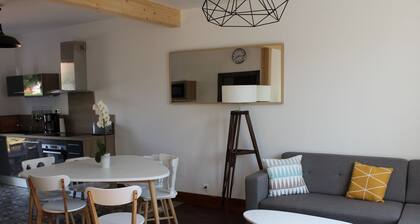 Maison Contemporaine avec Grand Jardin, Proche Moselle et Nancy, IdĂ©ale pour PĂȘche et Loisirs