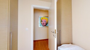 2 bedrooms, desk, iron/ironing board, WiFi