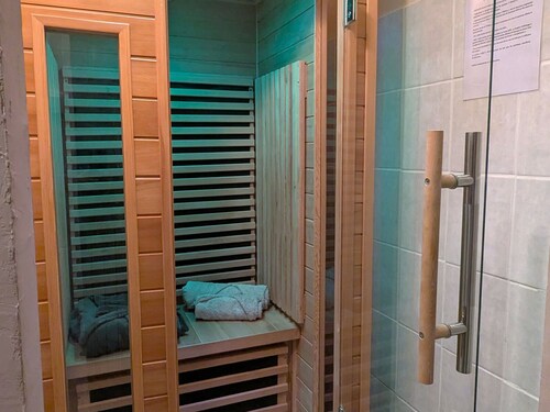 Charmantes Gîte avec Sauna, Salle de Jeux et Terrasse près de Verdun, Amnéville et Luxembourg