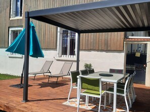 屋外ダイニングエリア