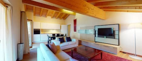 Fernseher, Kamin