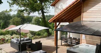 Luxurious Eco-friendly Retreat—Spa, Designer Decor, Near Nancy