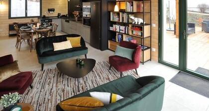 Luxurious Eco-friendly Retreat—Spa, Designer Decor, Near Nancy