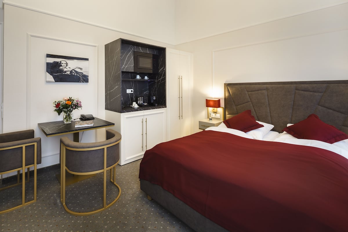 Hypoallergeen beddengoed, een minibar met enkele gratis items