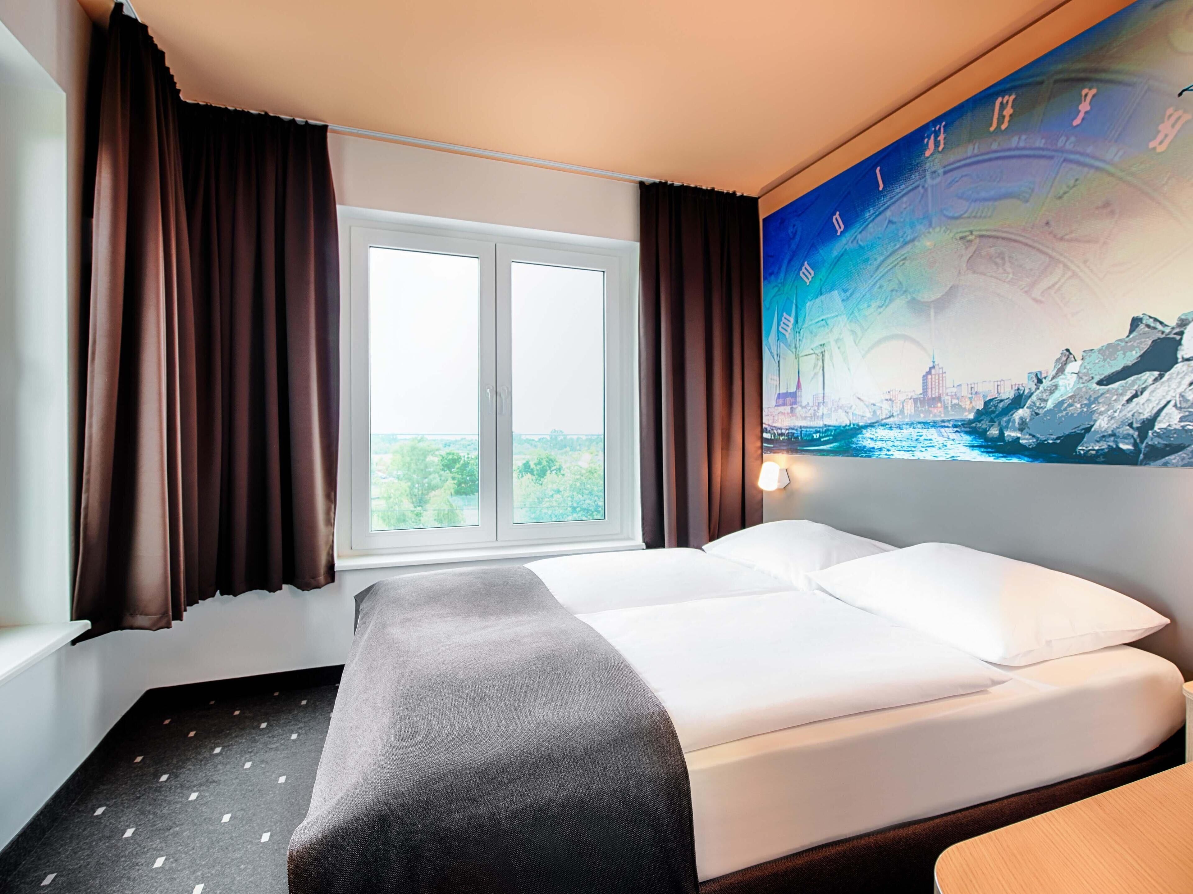 Kahden hengen huone | Työpöytä, äänieristys, ilmainen Wi-Fi, vuodevaatteet